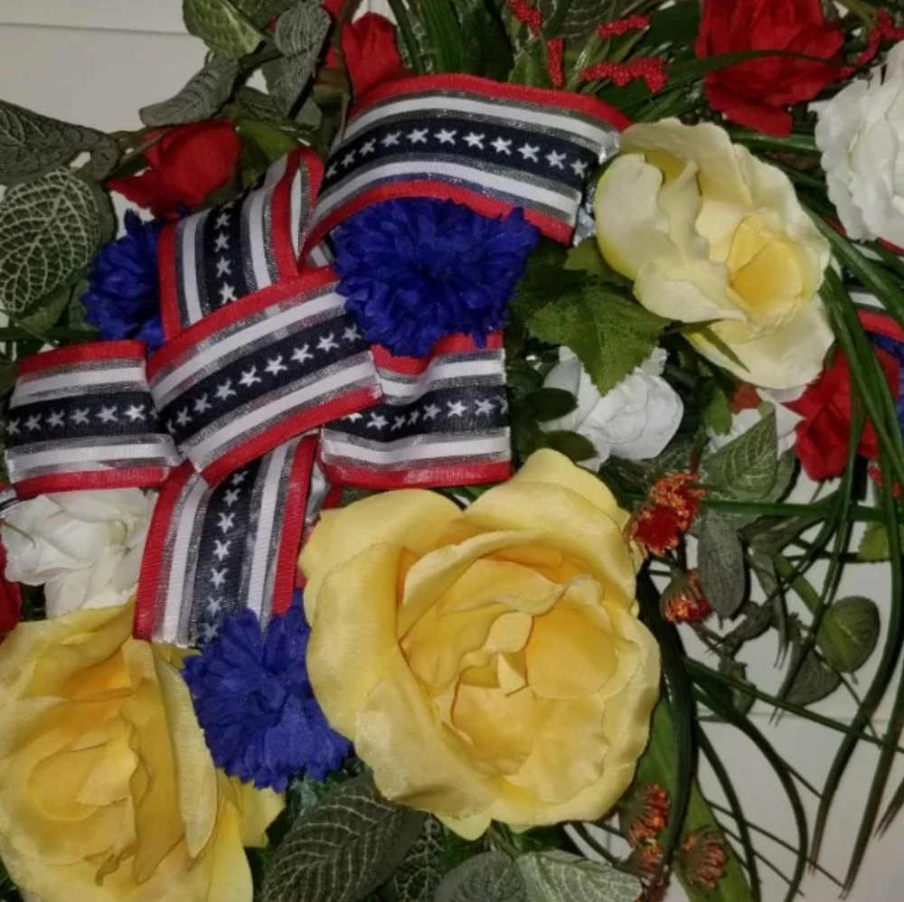 WREATH HAND MADE NEW MEMORIAL DAY/4TH OF JULY